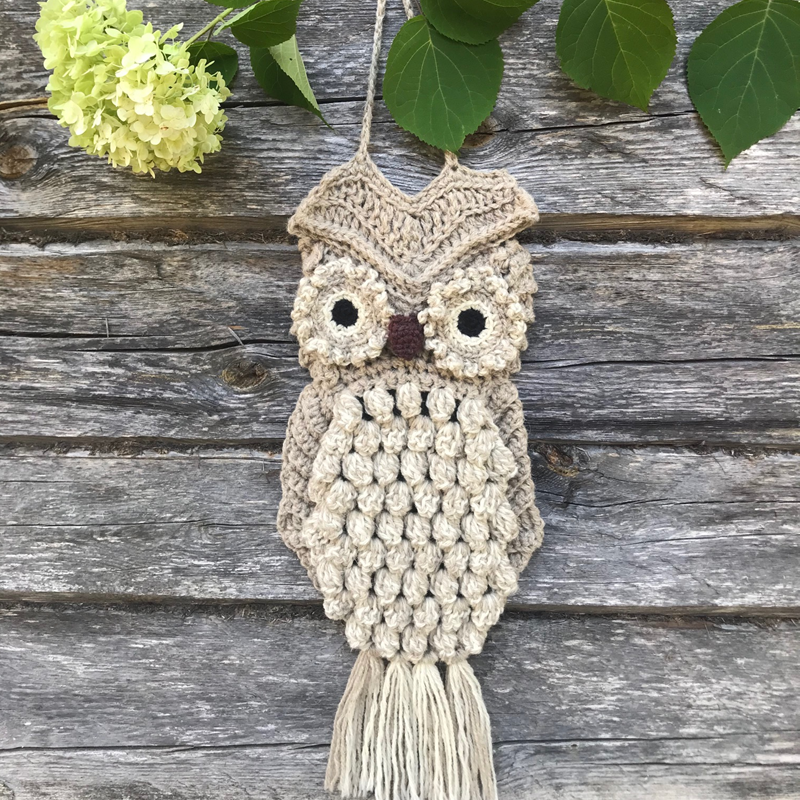 Pakabinama nerta pelėda