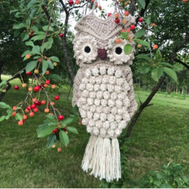 Pakabinama nerta pelėda