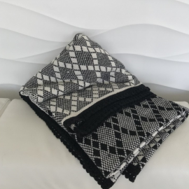 Pledas "Juoda-balta"