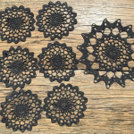 Nertų lininių servetėlių komplektas