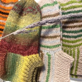 Rankų darbo trumpos megztos kojinės (pėdutės), įvairių dydžių