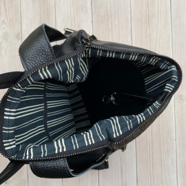 Faktūrinės odos kuprinė