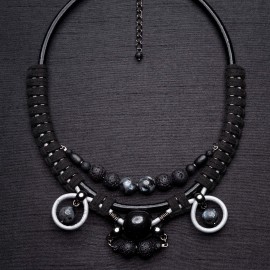 Kaklo papuošalas moterims