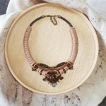 Boho stiliaus kaklo papuošalas Boho stiliaus kaklo papuošalas