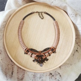Boho stiliaus kaklo papuošalas