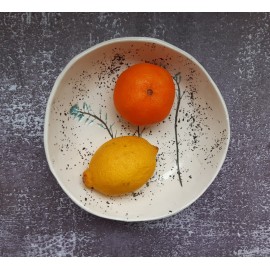 Dubuo su augalų motyvais