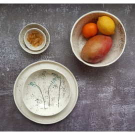 Dubuo su augalų motyvais