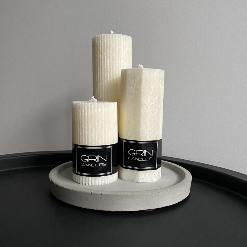 Baltas žvakių rinkinys "Gintaras ir dūminė mediena" Baltas žvakių rinkinys "Gintaras ir dūminė mediena"