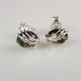 Auskarai maži vynukai. Žali Baltijos gintariniai auskarai. 