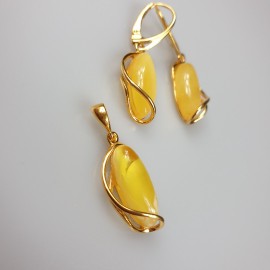 Paauksuotas Balto gintaro papuošalų rinkinys. Auskarai. Pakabukas Paauksuotas Balto gintaro papuošalų rinkinys. Auskarai. Pakabukas