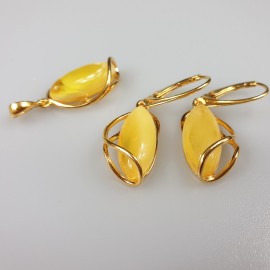 Paauksuotas Balto gintaro papuošalų rinkinys. Auskarai. Pakabukas Paauksuotas Balto gintaro papuošalų rinkinys. Auskarai. Pakabukas