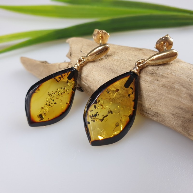 Auskarai žalio gintaro lašeliai