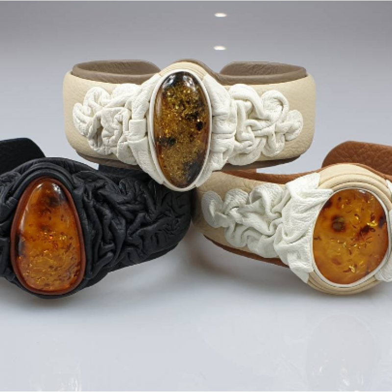 Apyrankė odinė su gintaru, Odinė apyrankė. JUODA