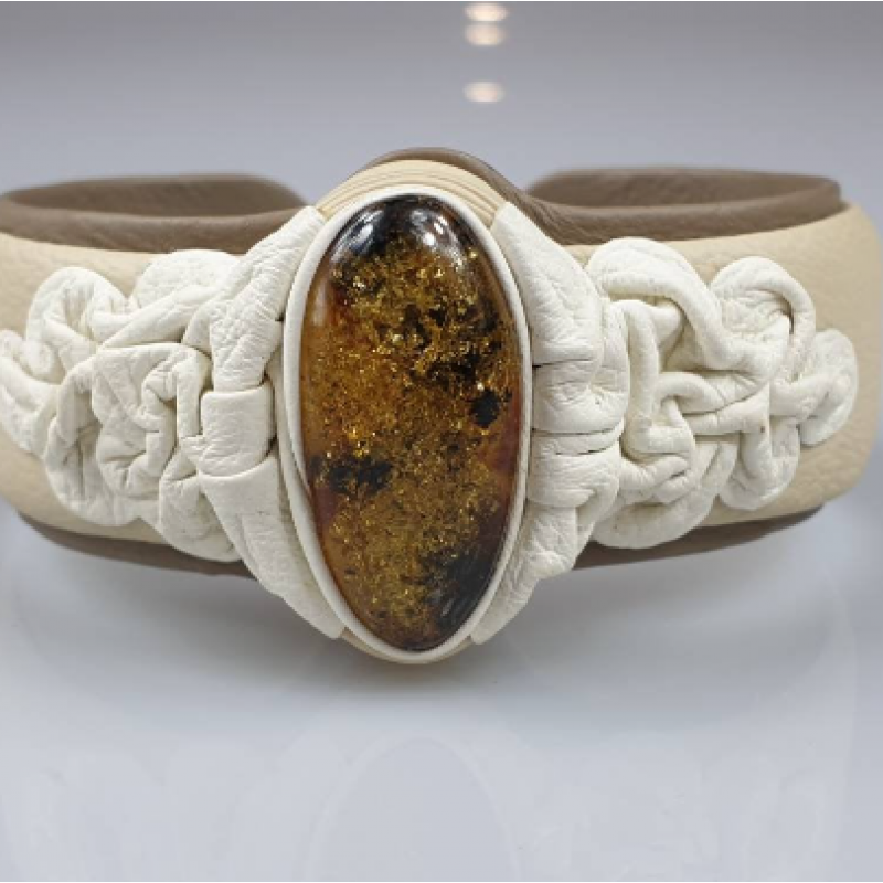 Apyrankė baltos odos. Gintarinė apyrankė