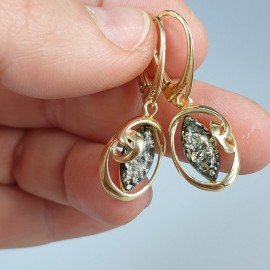 Auskarai paaukuostas žalias gintaras