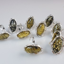 Žalio gintaro žiedas