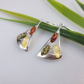 Auskarai Trikampio formos. Žalio gintaro sidabriniai auskarai