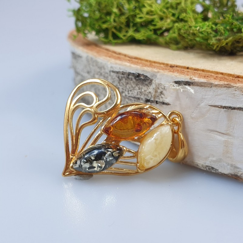 Paauksuotas gintarinis pakabukas