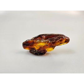 Gintaro grynuolis su inkliūzais - 11,7 gr. gerai matomi inkliūzai