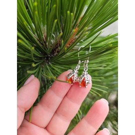 Sidabriniai auskarai su gintaru "Boružėlės". 