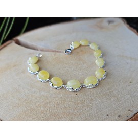 Balto gintaro apyankė. Baltas gintaras Apyrankė su baltu gintaru. 