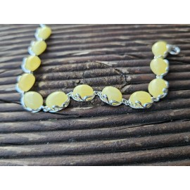 Balto gintaro apyankė. Baltas gintaras Apyrankė su baltu gintaru. 