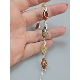 Sidabrinė apyrankė su gintaru. Rankų darbo papuošalas Dovana moteriai Kalėdinė dovana Jai. 