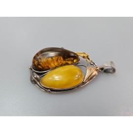 Baltijos gintaras. Vienetinis kaklo papuošalas iš gintaro ir sidabro, Žalias ir baltas gintaras. Kaklo papuošalas