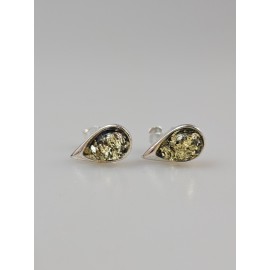 Maži sidabriniai auskarai vinukai su gintaru auskarai prie ausies