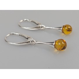 Gintariniai auskarai su inkliūzais