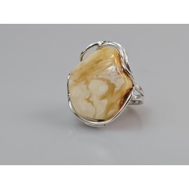 Neapdirbto gintaro sidabrinis žiedas