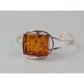 Sidabrinė apyrankė su gintaru dovana jubiliejui