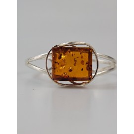 Sidabrinė apyrankė su gintaru dovana jubiliejui