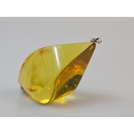 Gintaro Pakabukas, gintarinis pakabukas su gintaru bus puiki prabang bei uniklai dovana Jai šv. Kalėdų ar kita proga. 