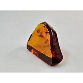 Gintaras su inkliuzu, Baltijos gintaras, gintaro grynuolis 