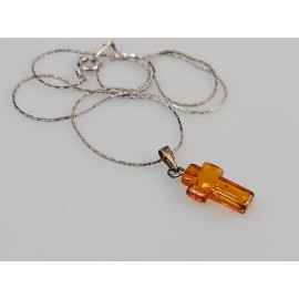 rudo gintaro gintarinis kryželis su grandinėlė