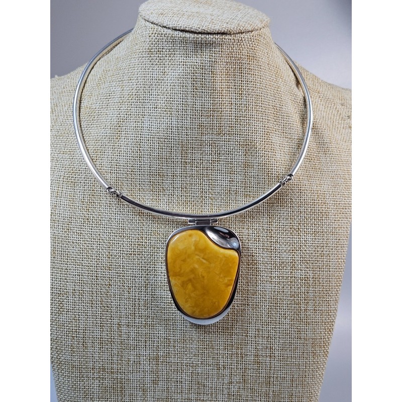 Balto gintaro pakabukas -  karoliai - kolje.