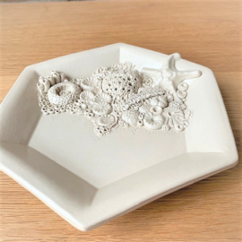 Dekoratyvi keramikinė lėkštė