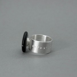 Žiedas_55°22’0.01″ N 21°04’0.01 E_Sidabras_Baltijos jūros akmuo