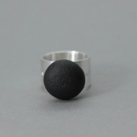 Žiedas_55°22’0.01″ N 21°04’0.01 E_Baltijos jūros akmuo_sidabras