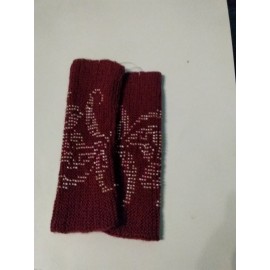 Riešinės bordo spalvos.