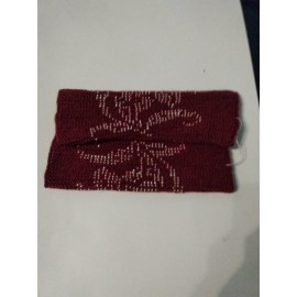 Riešinės bordo spalvos.