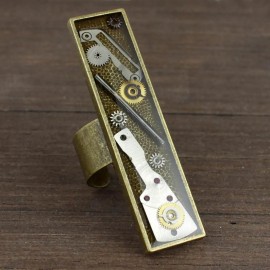 Steampunk stiliaus žiedas su laikrodžių detalėmis