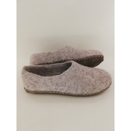 Smėlio spalvos šlepetės