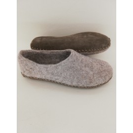 Smėlio spalvos šlepetės