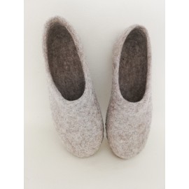 Smėlio spalvos šlepetės