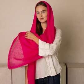 Ciklameno spalvos moheros šalis su alpakų vilna