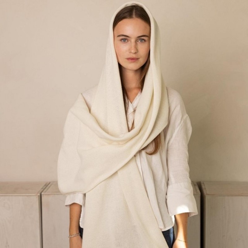 Baltas šalikas su kašmyru  Baltas šalikas su kašmyru