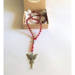 Raudonos spalvos vėrinys iš kristalų