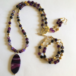 Violetinės spalvos agato akmens papuošalo komplektas